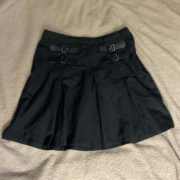 Black Pleated Buckle Skirt - Picture 1 of 5